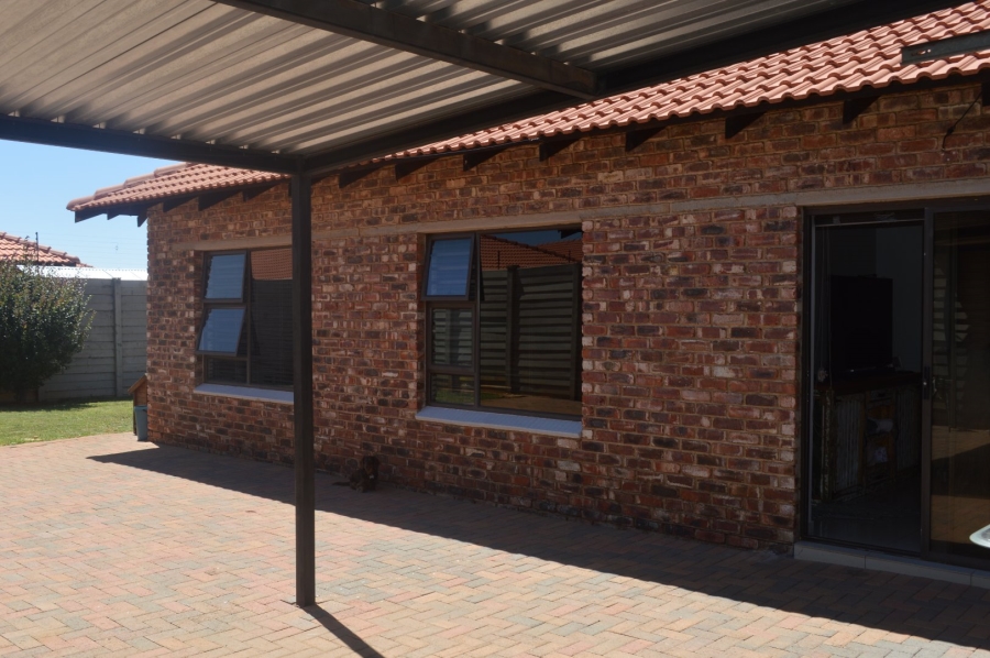 3 Bedroom Property for Sale in Flamwood North West